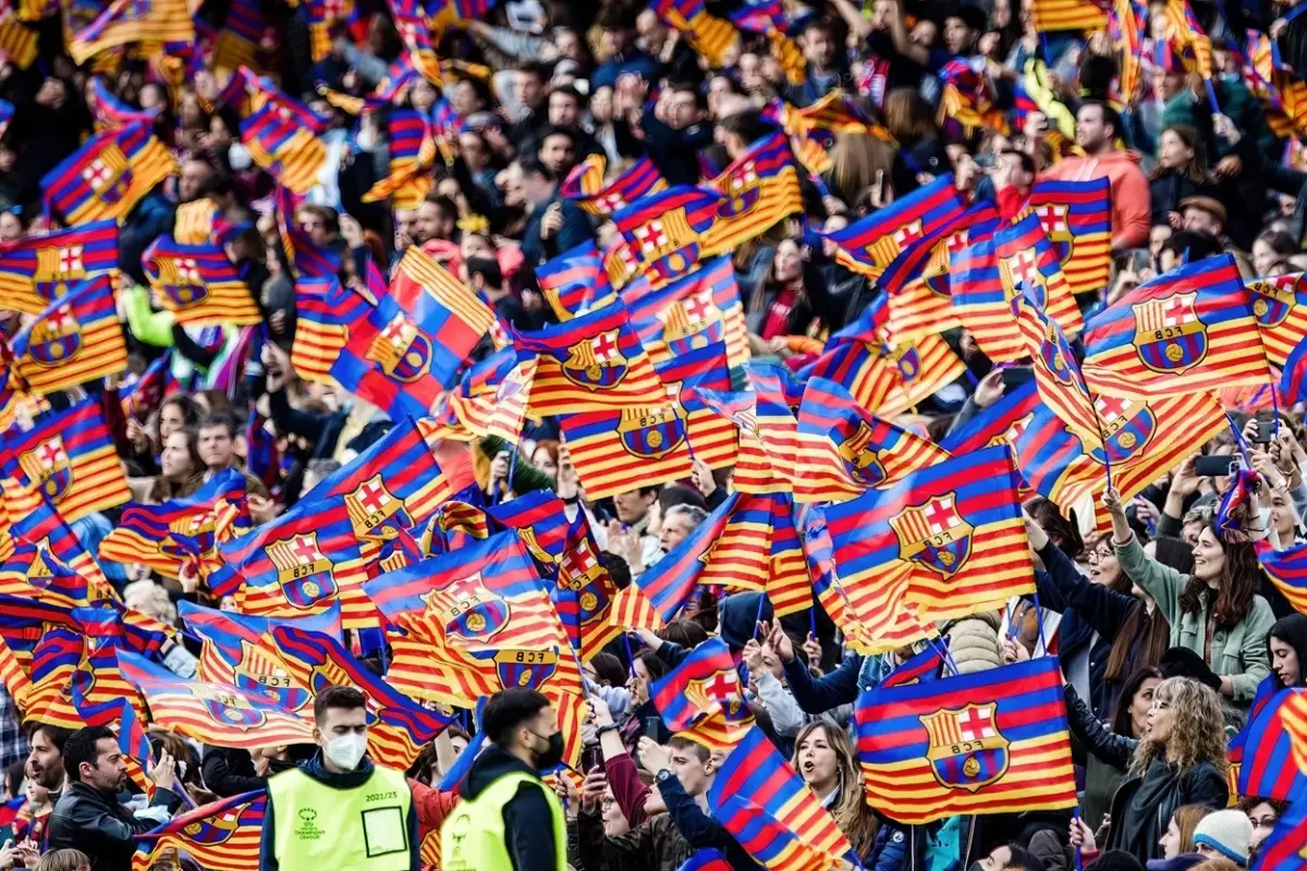 barcelona-wraca-na-spotify-camp-nou-po-894-dniach-otwarty-trening-przed-21-795-kibicami